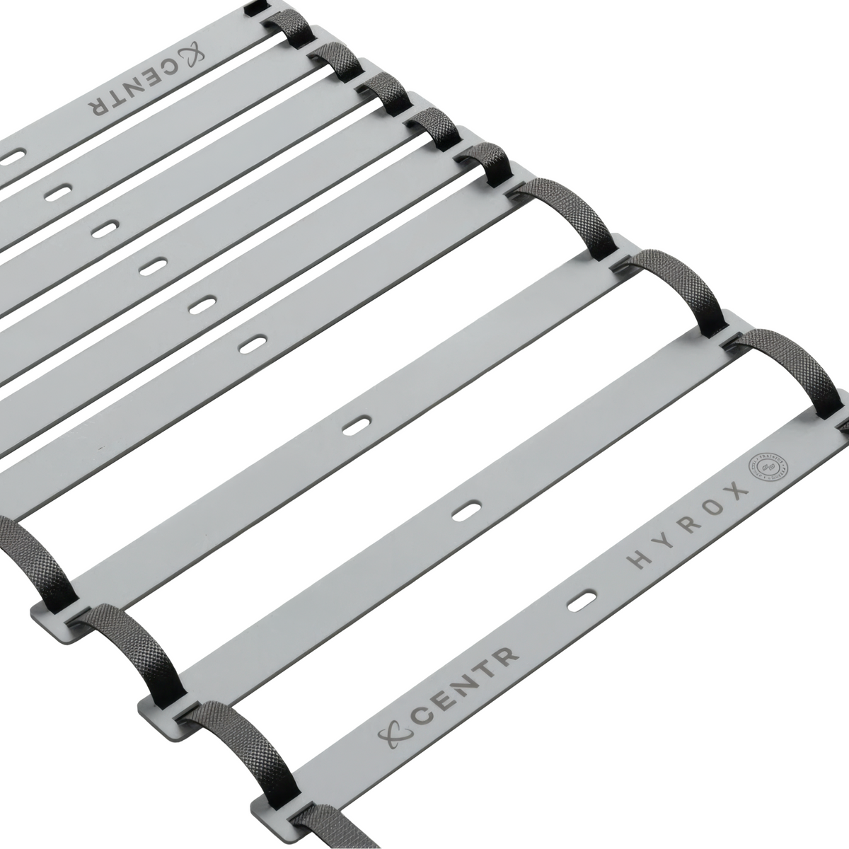 Opgevouwen Centr x Hyrox agility ladder met twaalf sporten