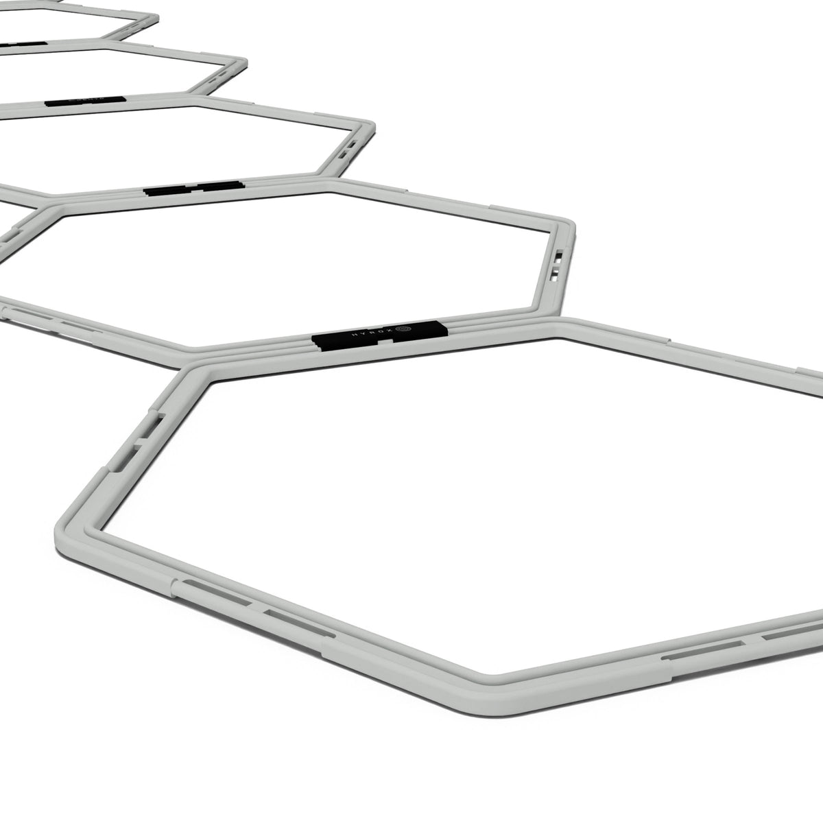 Zes hexagon hurdles plat neergelegd als agility web