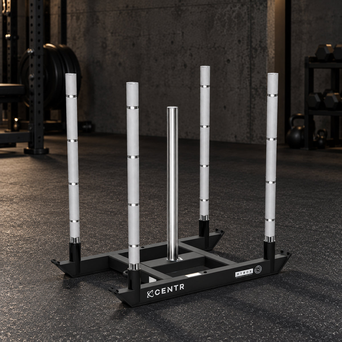 Competition power sled met vervangbare blades op de sportvloer