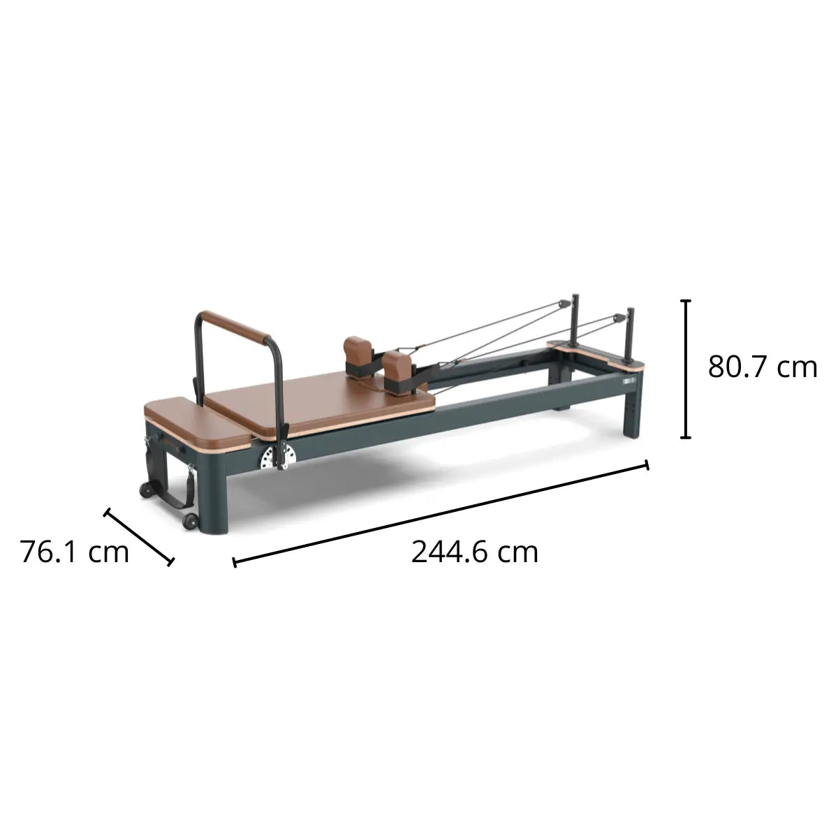 Pilatesreformer met maatlabels: 244,6 cm lang, 76,1 cm breed en 80,7 cm hoog.