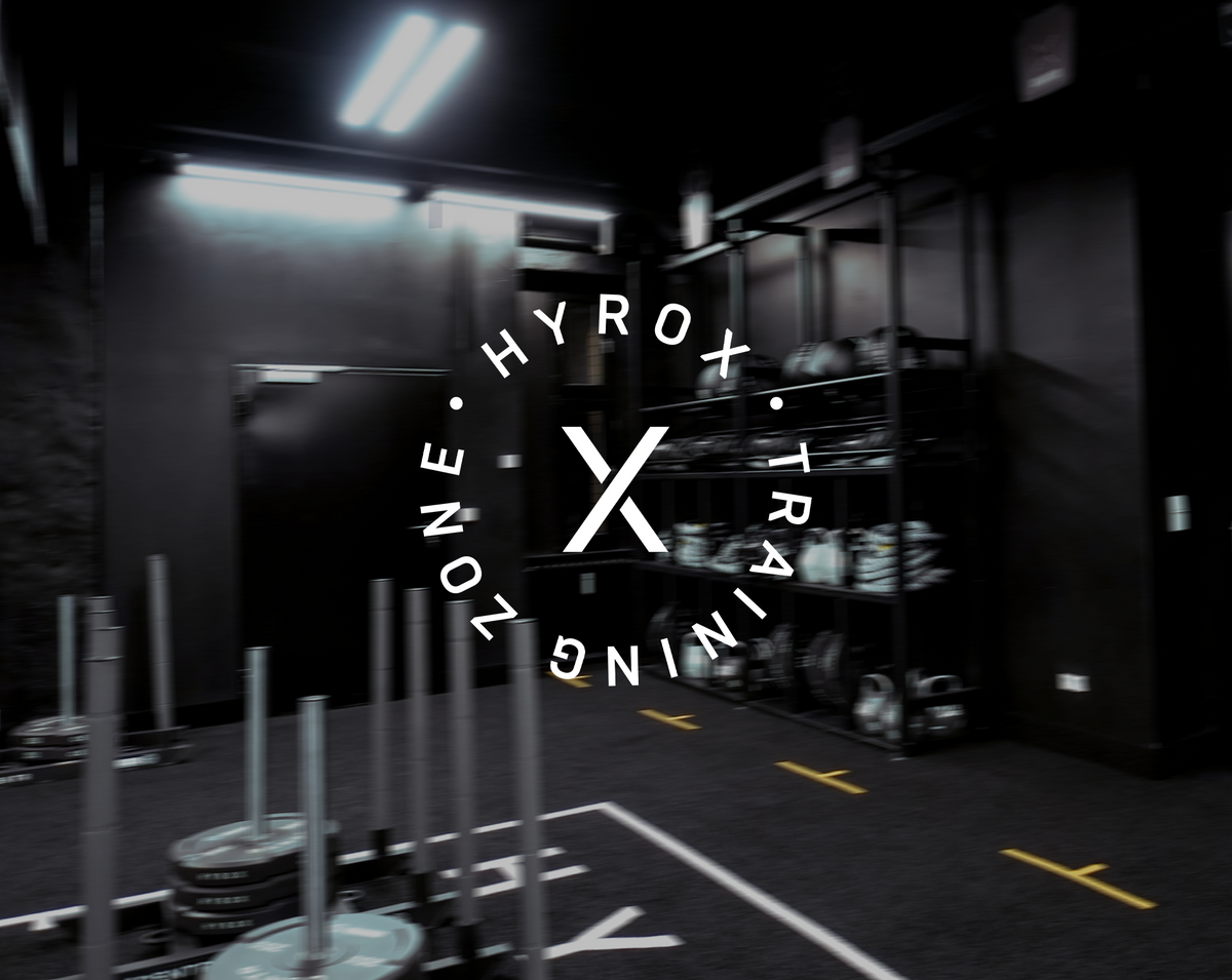 Officiële HYROX Training Zone-identiteit in een trainingsomgeving