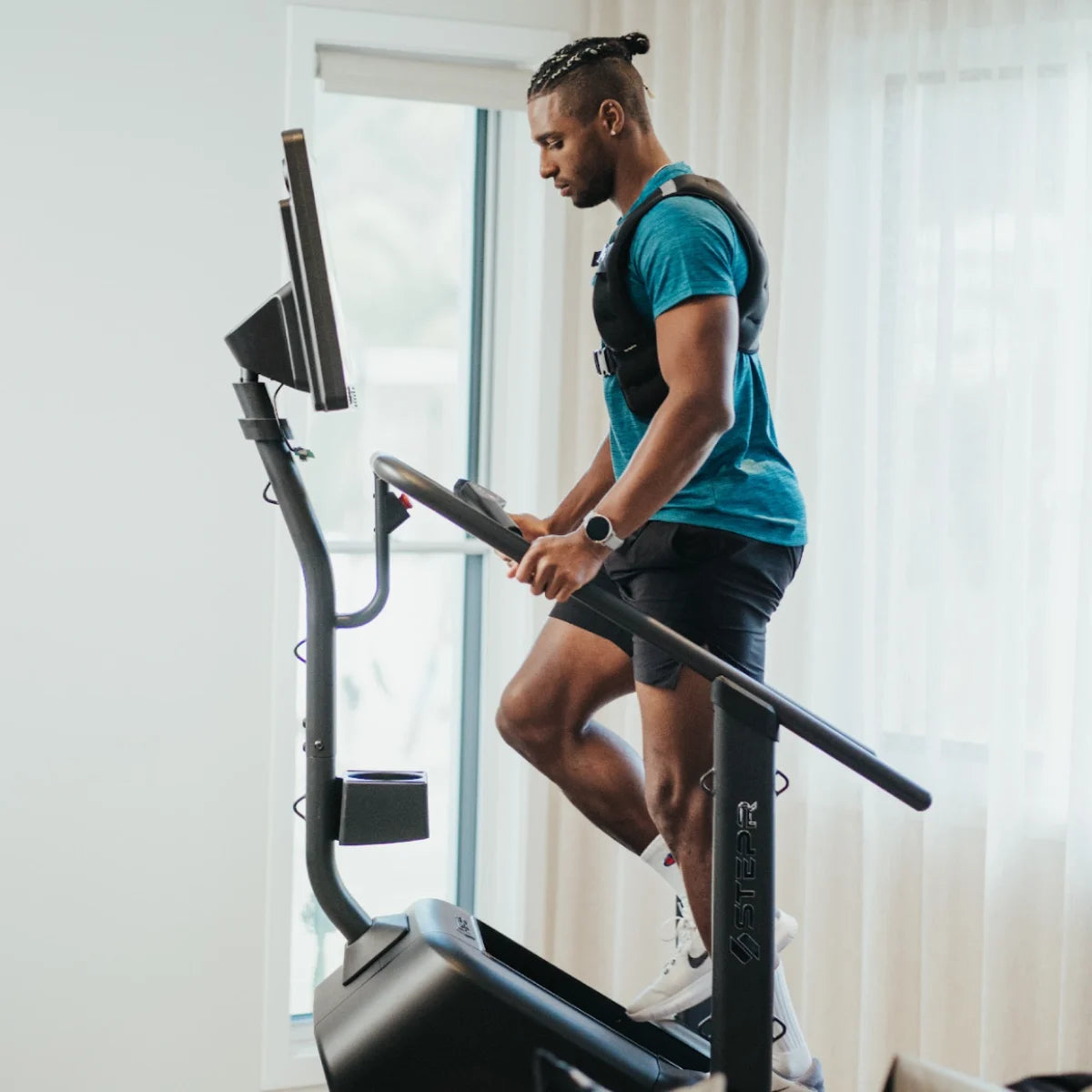 STEPR Classic+ Stair Climber 27" HD Touchscreen