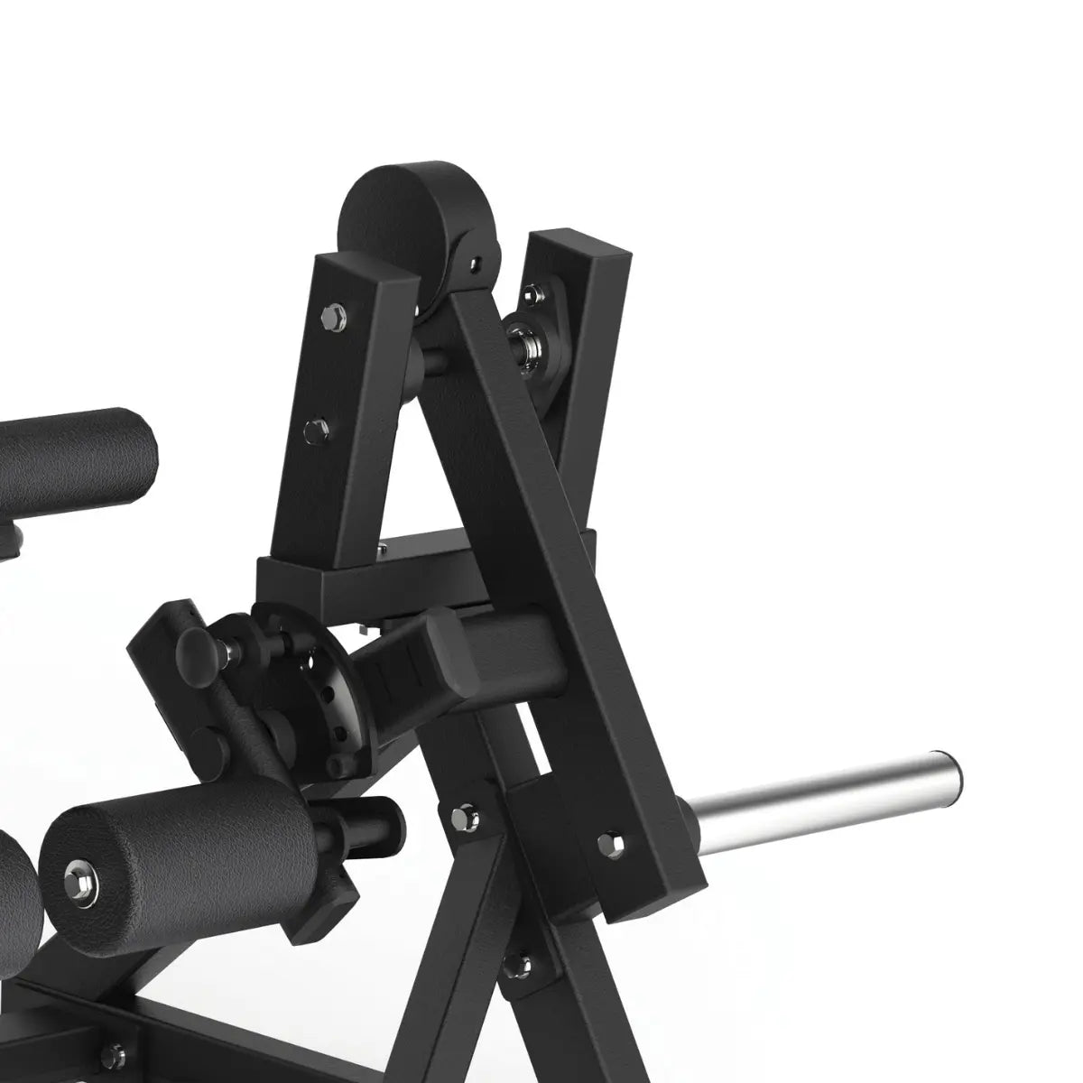 Close-up van de gewatteerde beenrol, draaipunt en gewichtspin van een zwarte leg extension-machine.