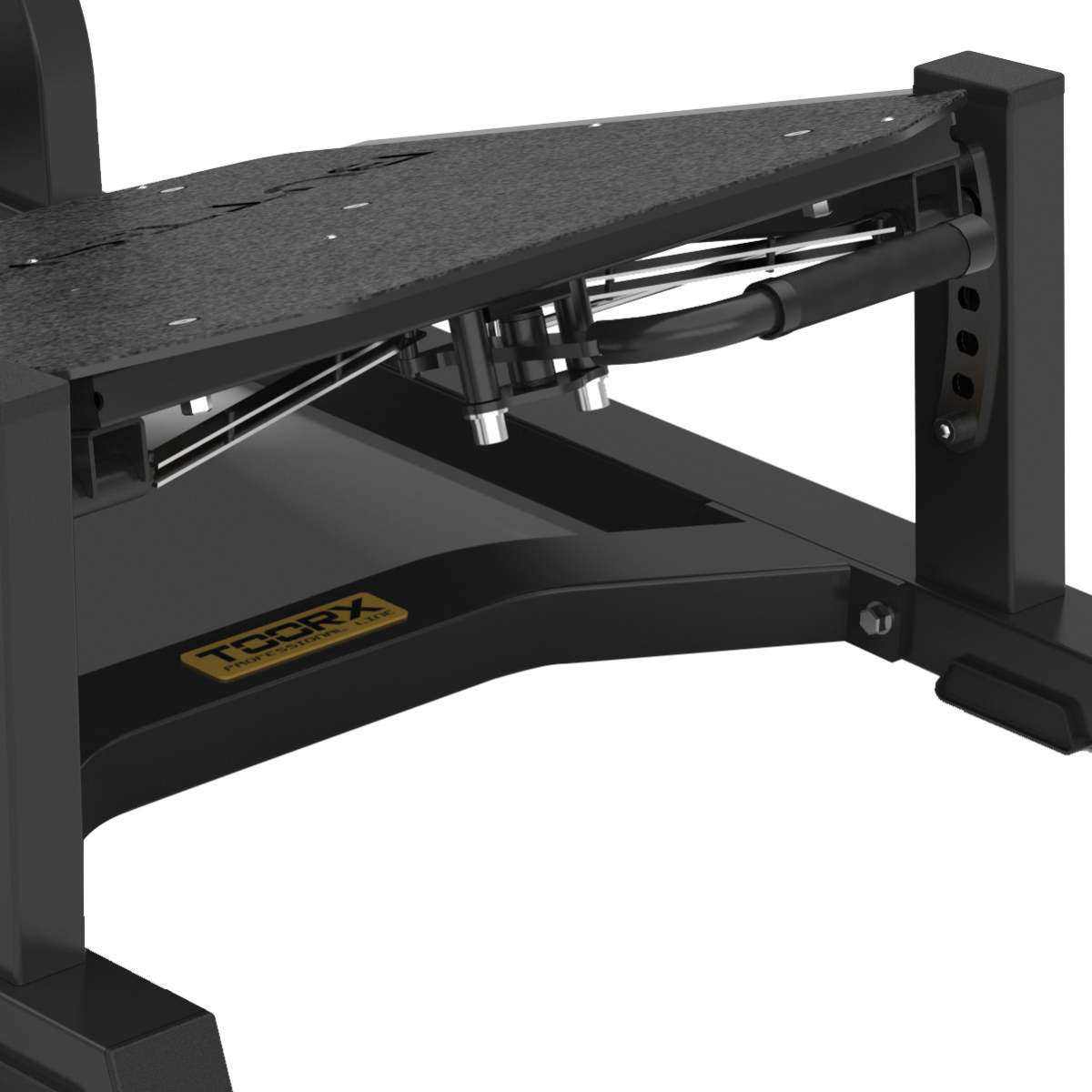 Close-up van de onderzijde en voetplaat van een zwarte squattrainingsmachine.